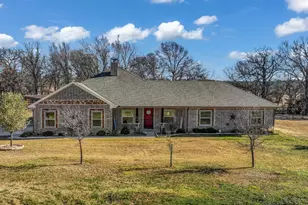 212 Amanda Dr, Weatherford, TX 76088 - Photo 1