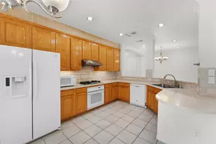 8108 Locust St, Irving, TX 75063 - Photo 10