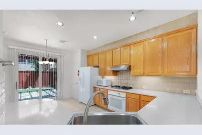 8108 Locust Street, Irving, TX 75063 - Photo 8