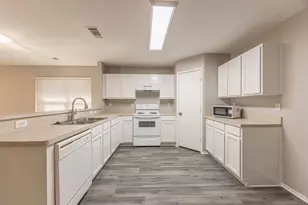 2831 Grandview Dr, Grand Prairie, TX 75052 - Photo 10