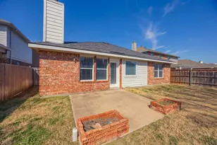 2831 Grandview Dr, Grand Prairie, TX 75052 - Photo 34