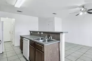 4604 Alamosa St, Fort Worth, TX 76119 - Photo 12