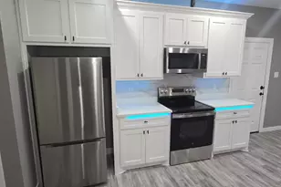 805 Fletcher St, Gainesville, TX 76240 - Photo 6