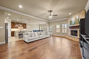 1684 Laramie Ln, Burleson, TX 76028 - Photo 8