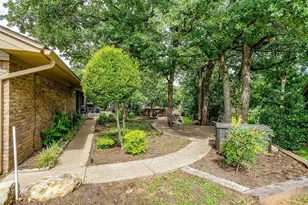 117 Cliffside Dr N, Burleson, TX 76028 - Photo 38