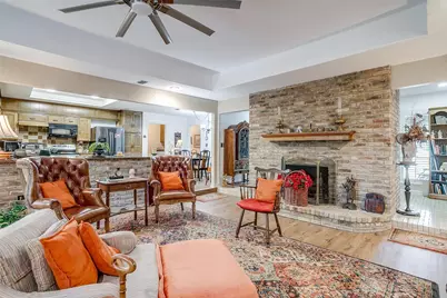 117 Cliffside Drive N, Burleson, TX 76028 - Photo 10