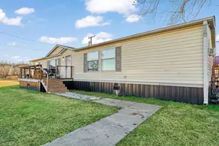 416 Bevill St, Deport, TX 75435 - Photo 2