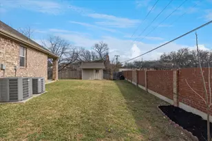 2300 Caldwell Dr, Bedford, TX 76021 - Photo 40