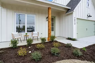 1012 N Oak St, Roanoke, TX 76262 - Photo 2