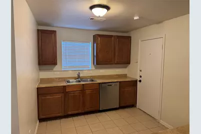 4301 Munger Avenue, Dallas, TX 75204 - Photo 2