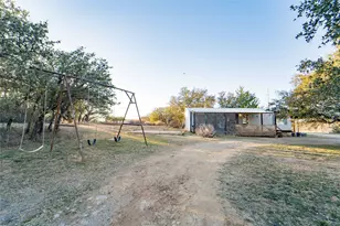 553 Co Rd 323, Breckenridge, TX 76424 - Photo 2