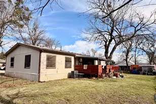 205 Hamilton St, Bynum, TX 76631 - Photo 28