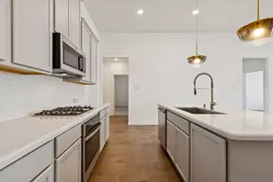 2811 Grand Lookout Ln, Arlington, TX 76001 - Photo 8