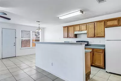 4512 Alamosa Street, Fort Worth, TX 76119 - Photo 4