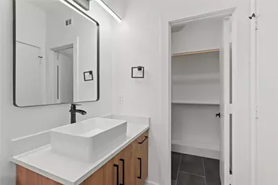 935 W 12th Street #101, Dallas, TX 75208 - Photo 22