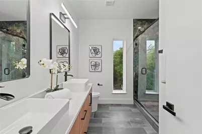 935 W 12th Street #101, Dallas, TX 75208 - Photo 14