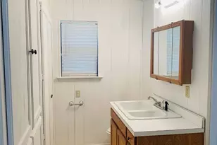 1010 A E Reno Rd, Reno, TX 76020 - Photo 6