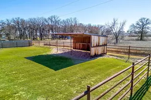 127 Captain Ln, Weatherford, TX 76087 - Photo 4