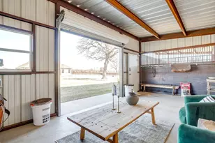 127 Captain Ln, Weatherford, TX 76087 - Photo 2