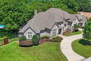 2965 S Sunbeck Circle, Farmers Branch, TX 75234 - Photo 2