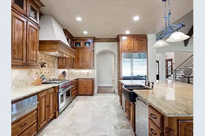 2965 S Sunbeck Circle, Farmers Branch, TX 75234 - Photo 8