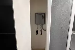 205 NE 22nd St, Grand Prairie, TX 75050 - Photo 6