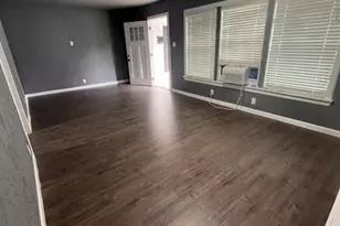 205 NE 22nd St, Grand Prairie, TX 75050 - Photo 32