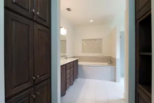 7507 Robin Rd, Dallas, TX 75209 - Photo 16