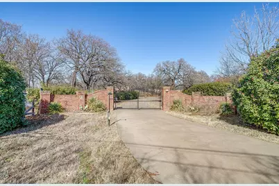 330 Madeline Lane, Burleson, TX 76028 - Photo 2