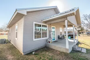 180 Trail Dr, Bowie, TX 76230 - Photo 6