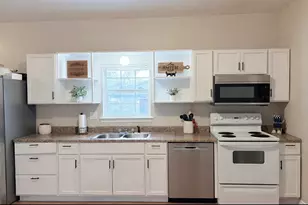 180 Trail Dr, Bowie, TX 76230 - Photo 1