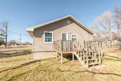 180 Trail Drive, Bowie, TX 76230 - Photo 10