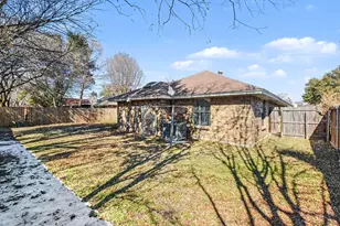 2433 Hallmark St, Grand Prairie, TX 75052 - Photo 14