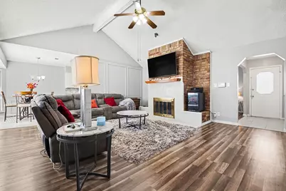 2433 Hallmark Street, Grand Prairie, TX 75052 - Photo 4