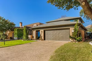 2 Crown Pl, Richardson, TX 75080 - Photo 2