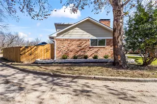 933 Waynelee Dr, Lancaster, TX 75146 - Photo 12