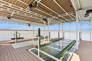 826 Cimmarron Bay Dr, Runaway Bay, TX 76426 - Photo 12