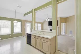 1008 Sanmar Dr, Flower Mound, TX 75028 - Photo 8