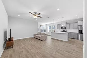 208 Irish Moss Dr, Fort Worth, TX 76052 - Photo 4