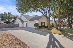 5620 Landsdown Dr, Waco, TX 76708 - Photo 2