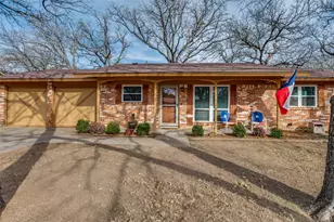 37 Regents Park, Bedford, TX 76022 - Photo 2