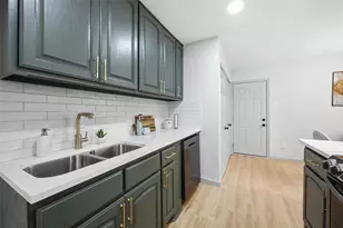 512 Meadow St, Saginaw, TX 76179 - Photo 6