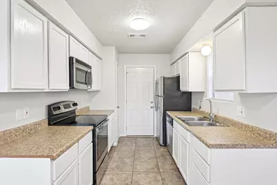 1209 Pin Oak, Denton, TX 76209 - Photo 2