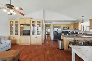 186 W Hells Gate Dr, Strawn, TX 76475 - Photo 6