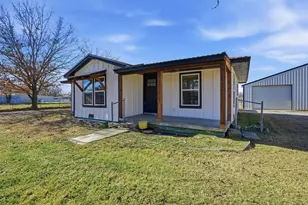414 Fannin St, Millsap, TX 76066 - Photo 2