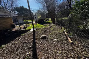 406 S 2nd St, Tehuacana, TX 76635 - Photo 14