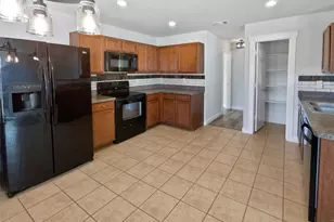 1375 Emily Ct, Burleson, TX 76028 - Photo 2