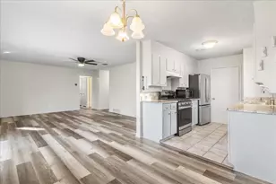 305 Hudson Ave, Crowley, TX 76036 - Photo 8