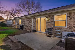 305 Hudson Ave, Crowley, TX 76036 - Photo 30