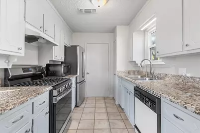 305 Hudson Avenue, Crowley, TX 76036 - Photo 10